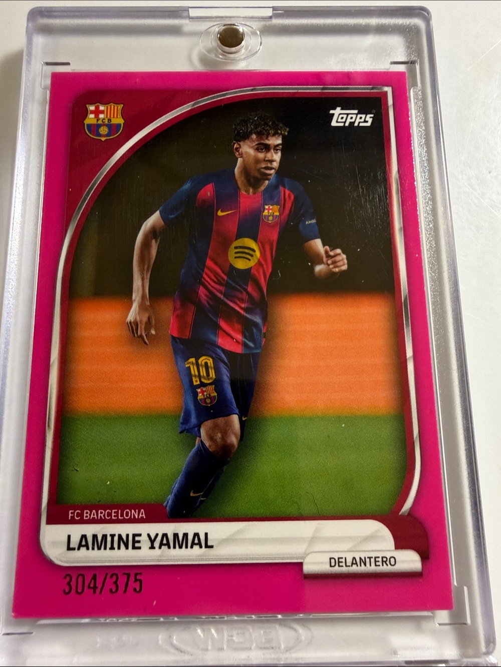 Topps Pink FC Barcelona Lamine Yamal Soccer Card